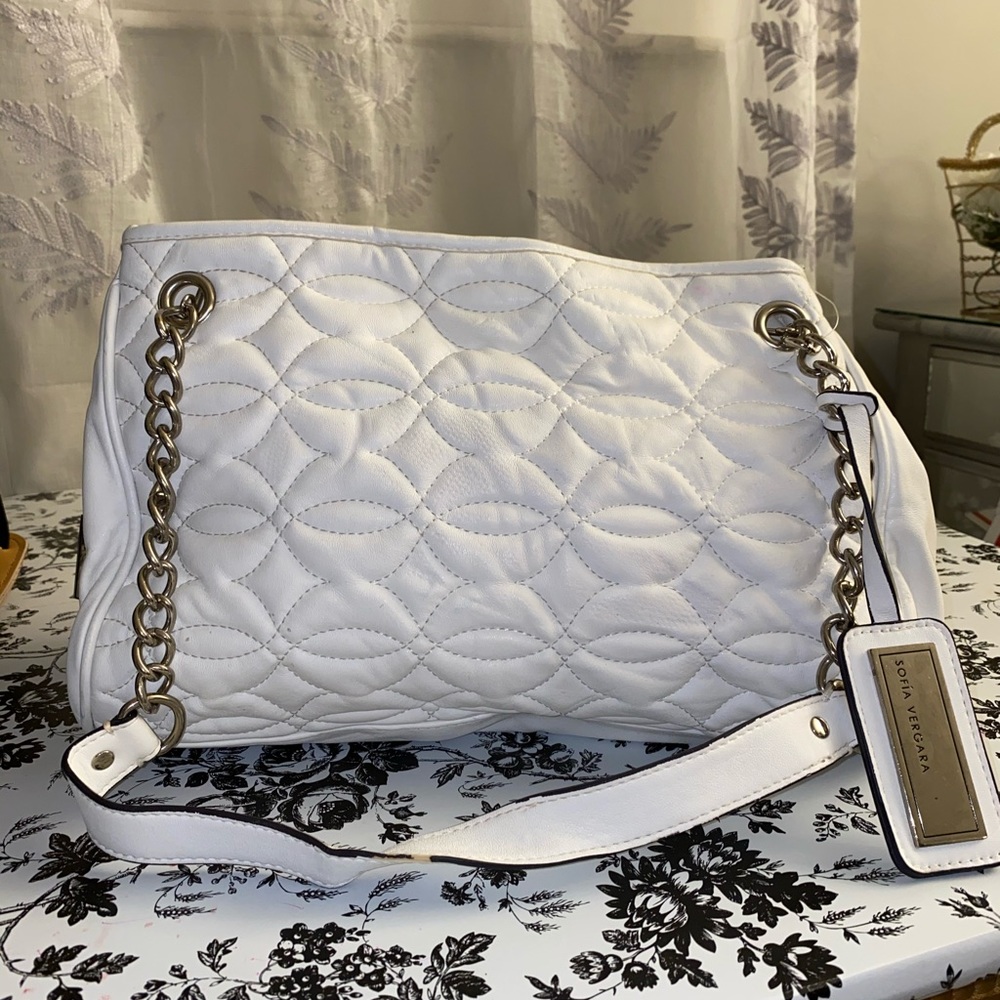 Sofia Vergara white purse